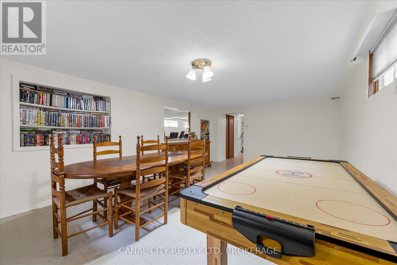 72 Maitland Street, Thorold, Ontario  L2V 3A9 - Photo 28 - X12396425