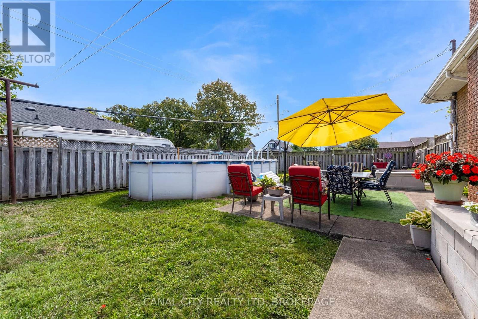 72 Maitland Street, Thorold, Ontario  L2V 3A9 - Photo 35 - X12396425