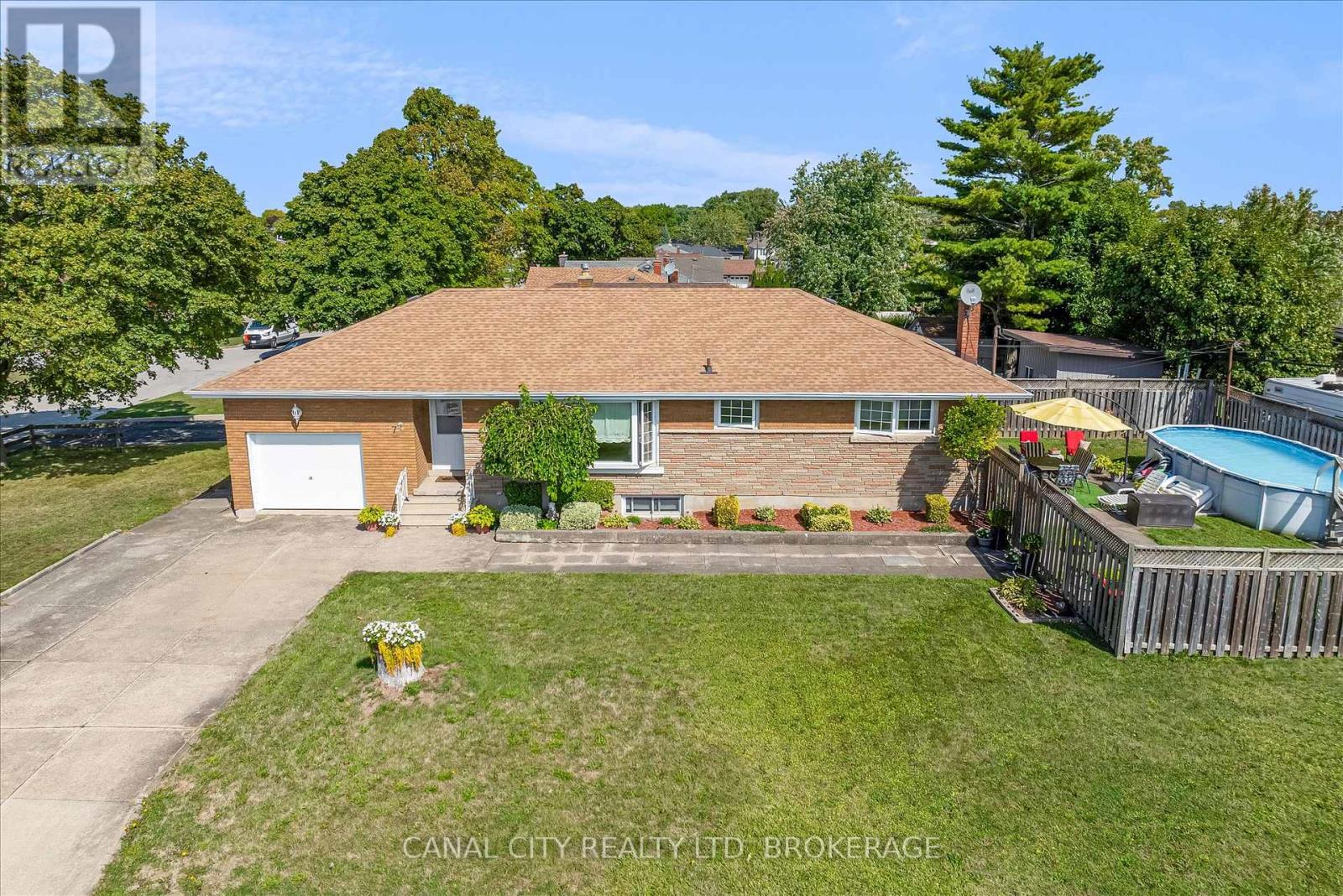 72 Maitland Street, Thorold, Ontario  L2V 3A9 - Photo 36 - X12396425