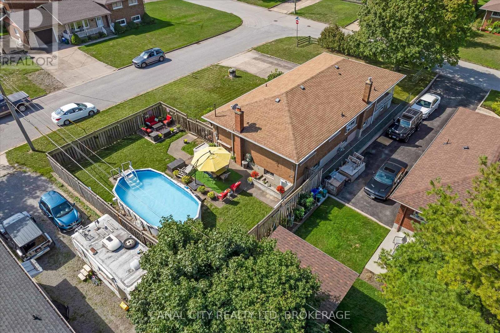 72 Maitland Street, Thorold, Ontario  L2V 3A9 - Photo 37 - X12396425