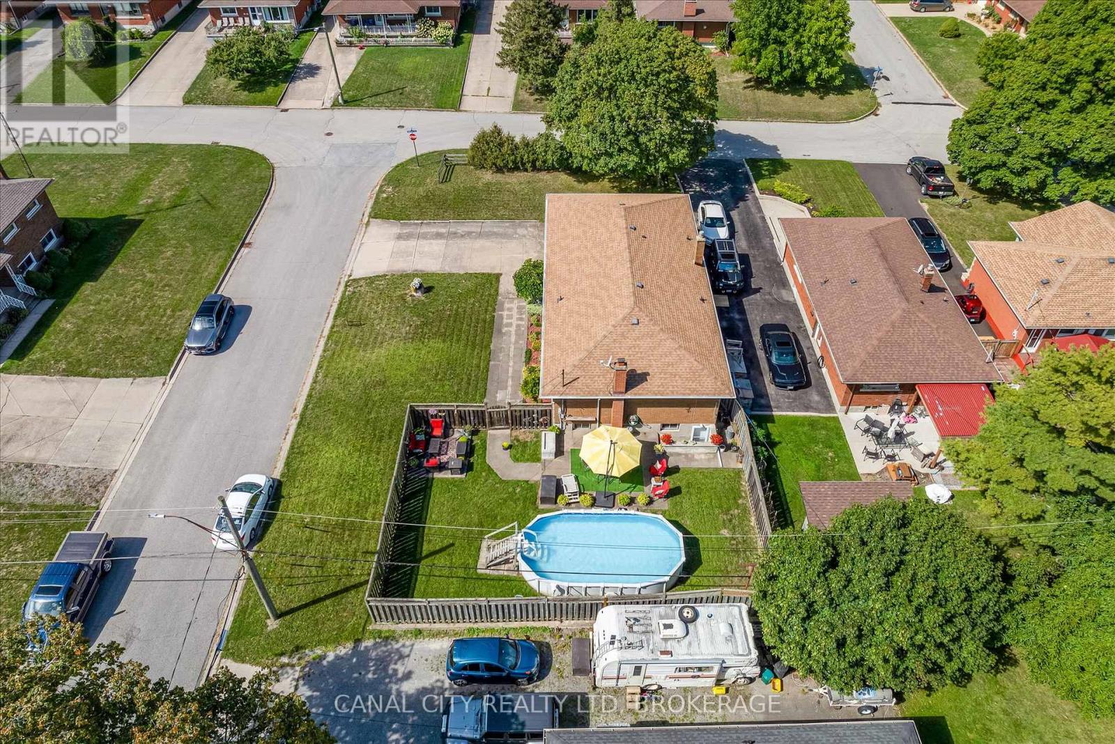 72 Maitland Street, Thorold, Ontario  L2V 3A9 - Photo 41 - X12396425