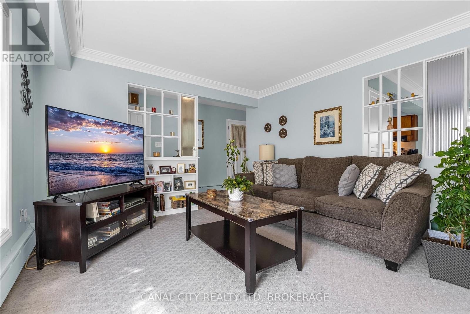 72 Maitland Street, Thorold, Ontario  L2V 3A9 - Photo 7 - X12396425