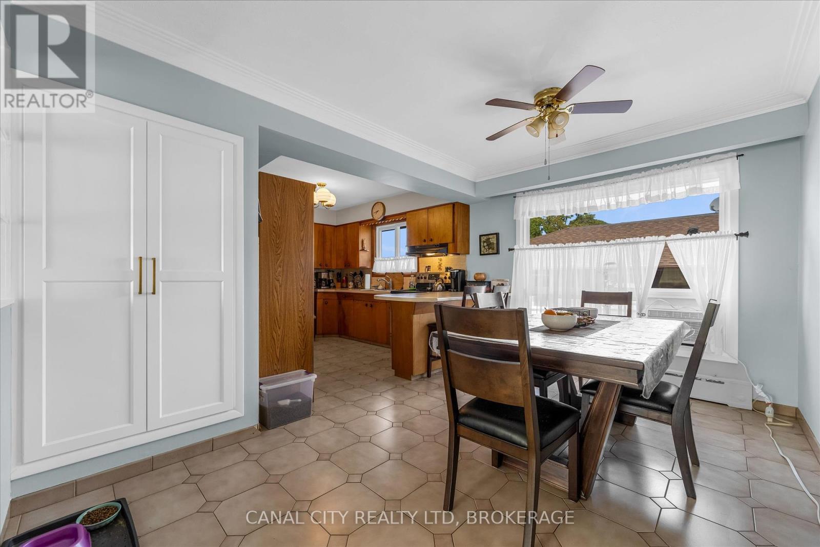 72 Maitland Street, Thorold, Ontario  L2V 3A9 - Photo 9 - X12396425