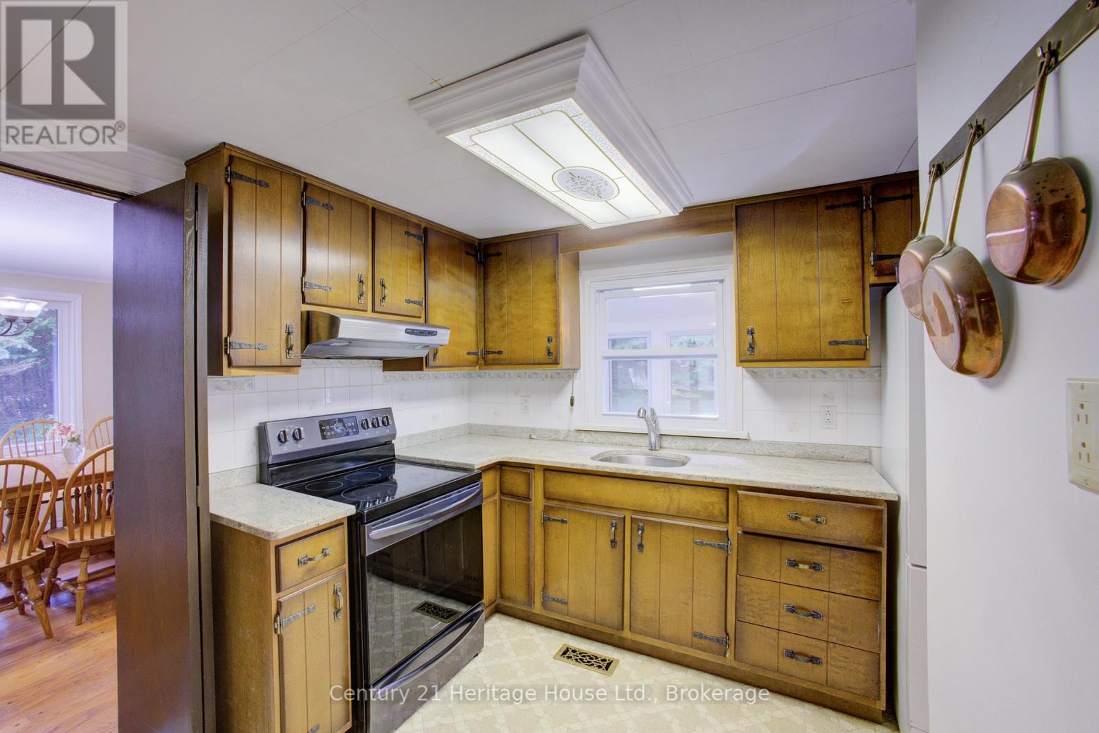 473514 Camp Oliver Road, West Grey, Ontario  N0C 1K0 - Photo 12 - X12396433