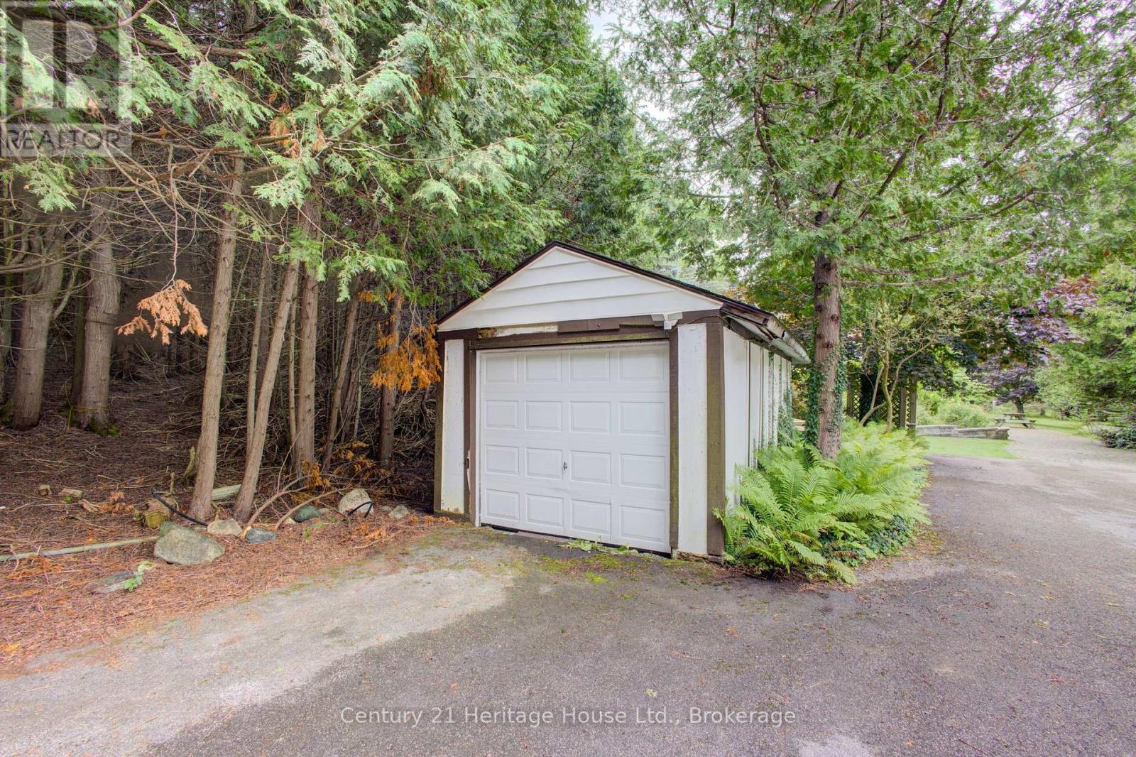 473514 Camp Oliver Road, West Grey, Ontario  N0C 1K0 - Photo 33 - X12396433