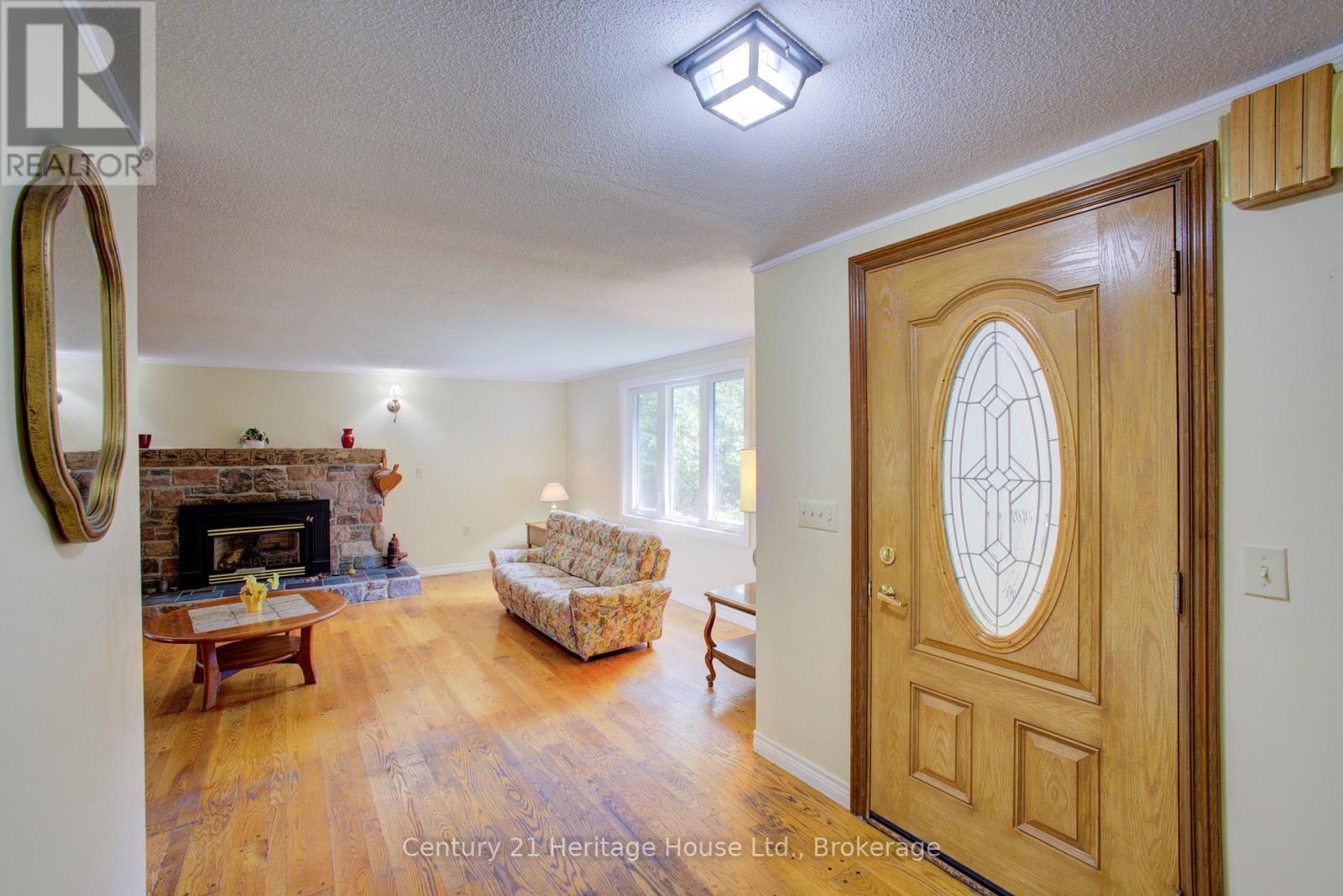 473514 Camp Oliver Road, West Grey, Ontario  N0C 1K0 - Photo 6 - X12396433