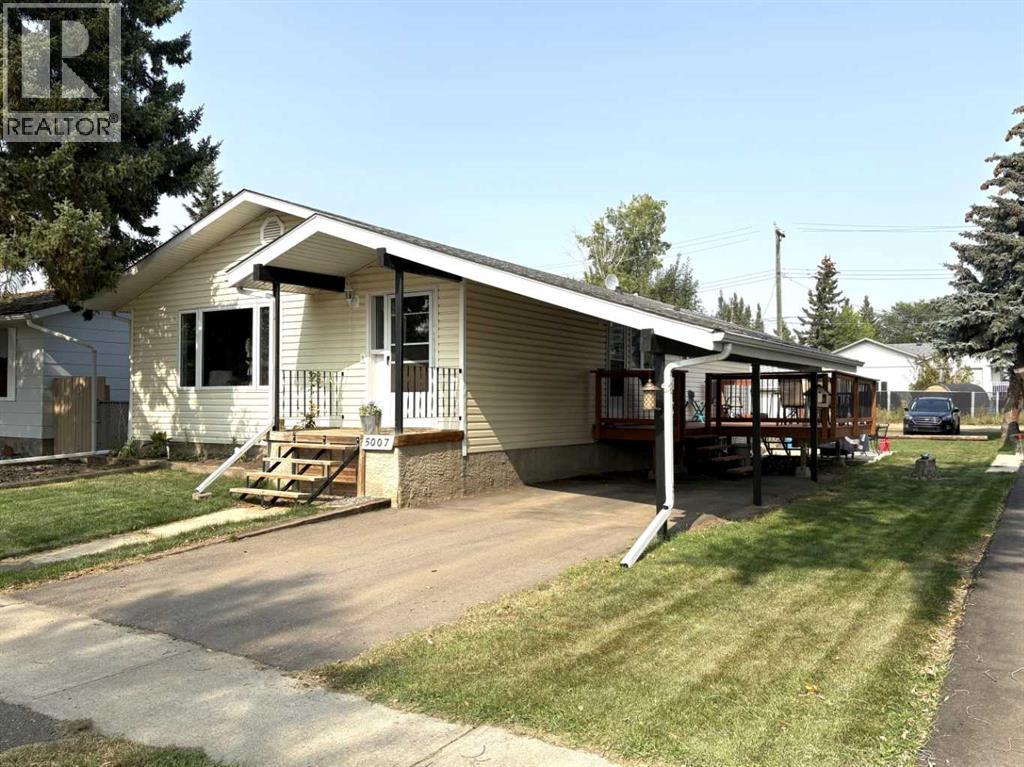 5007 46 Avenue, Forestburg, Alberta  T0B 1N0 - Photo 3 - A2254450