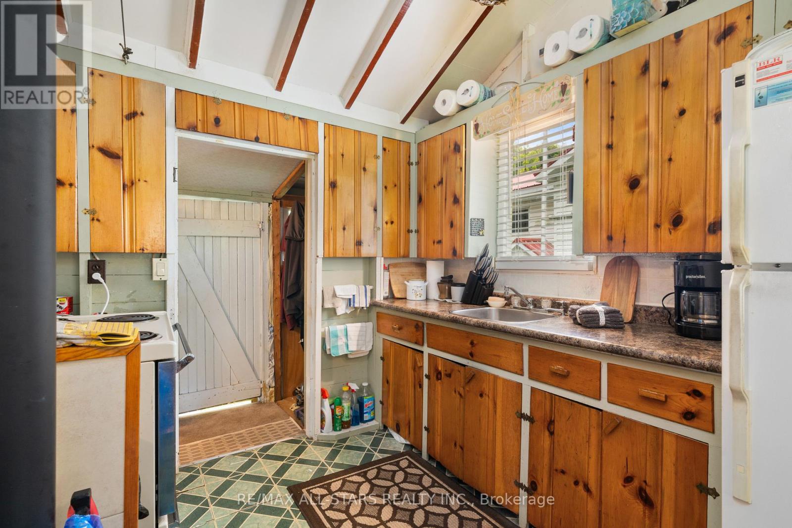 93 Sturgeon Glen Road, Kawartha Lakes, Ontario  K0M 1N0 - Photo 12 - X12396392