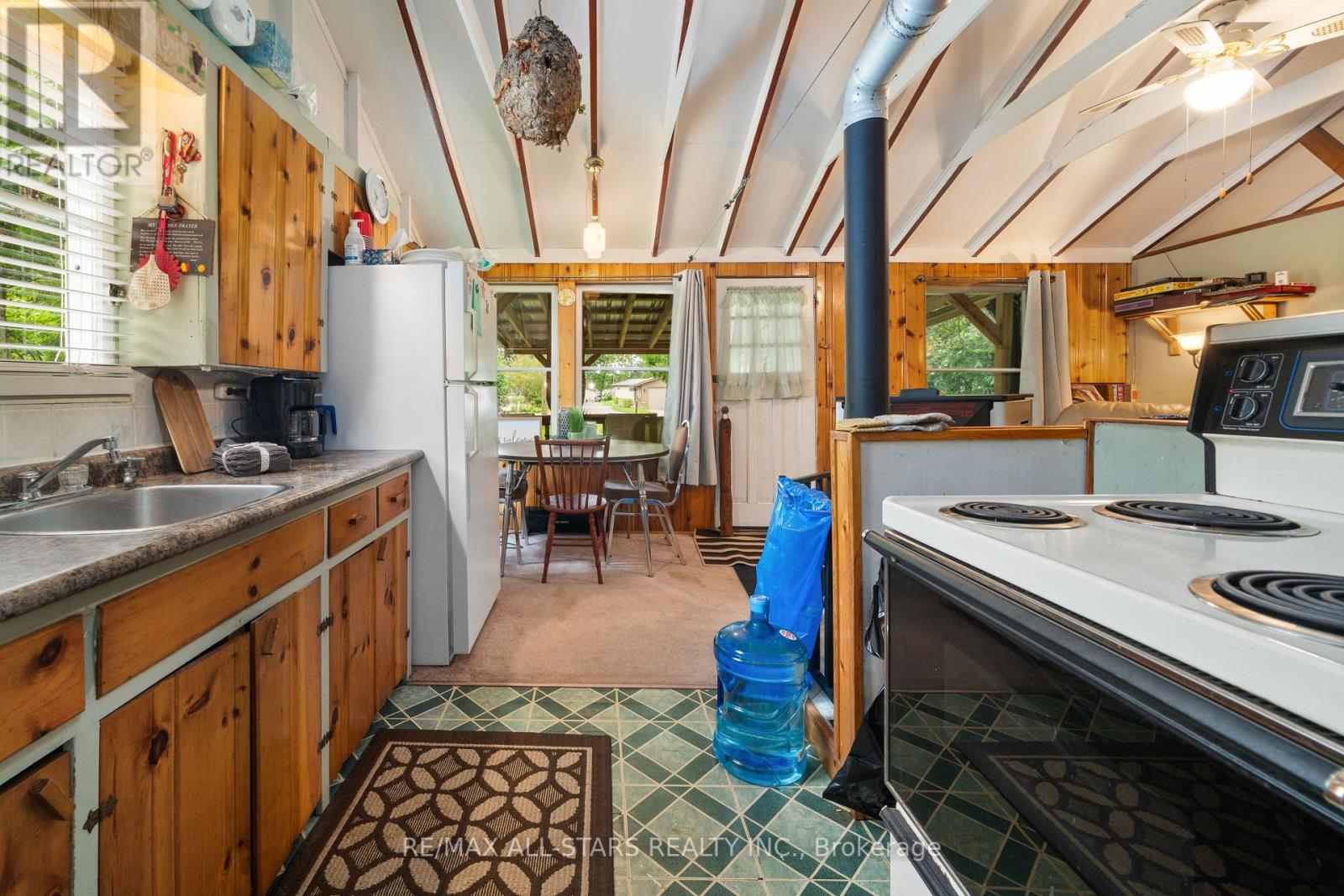 93 Sturgeon Glen Road, Kawartha Lakes, Ontario  K0M 1N0 - Photo 13 - X12396392