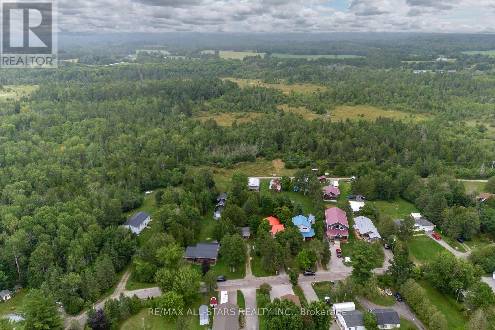 93 Sturgeon Glen Road, Kawartha Lakes, Ontario  K0M 1N0 - Photo 4 - X12396392