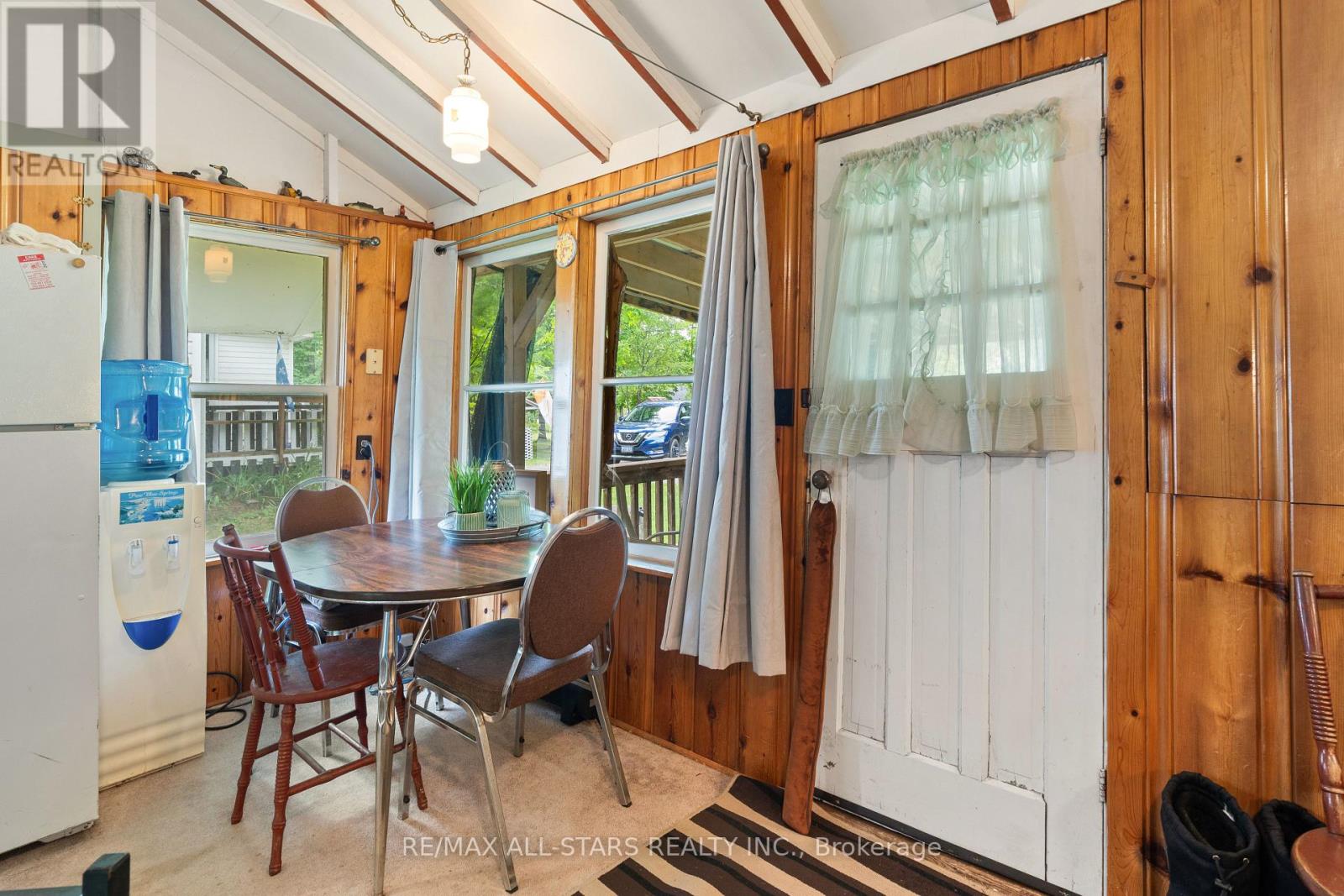 93 Sturgeon Glen Road, Kawartha Lakes, Ontario  K0M 1N0 - Photo 9 - X12396392