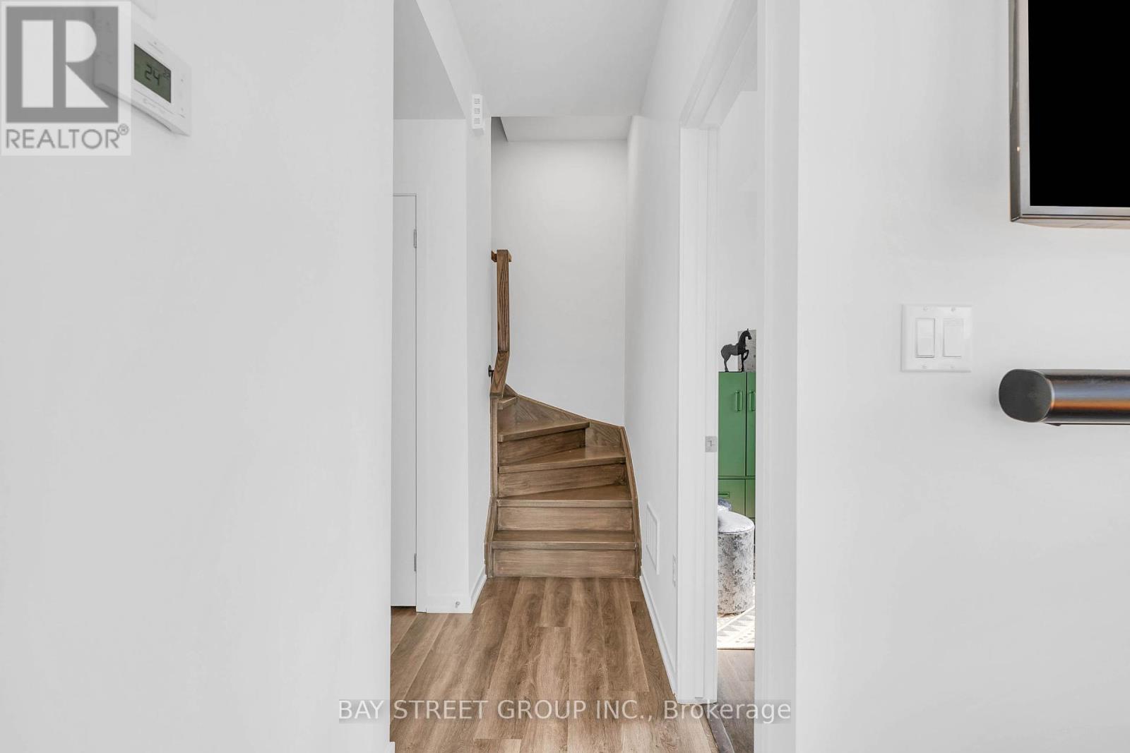 268 - 150 Honeycrisp Crescent, Vaughan, Ontario  L4K 0N1 - Photo 11 - N12396072