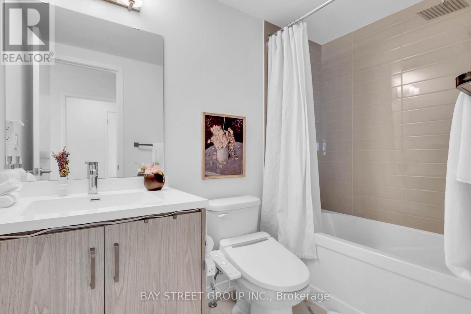 268 - 150 Honeycrisp Crescent, Vaughan, Ontario  L4K 0N1 - Photo 18 - N12396072