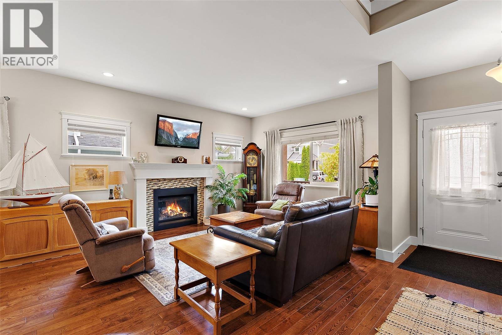 Property at 3035 Keystone Dr image 4