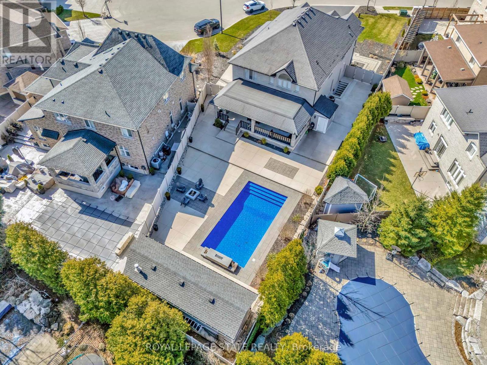 7 Bernini Court, Hamilton, Ontario  L9B 0C7 - Photo 6 - X12370749