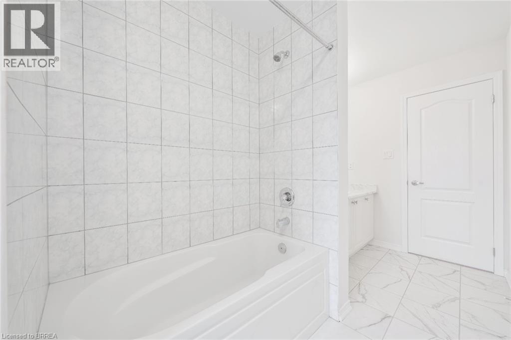 8 Tate Street, Brantford, Ontario  N3T 5L5 - Photo 32 - 40768196