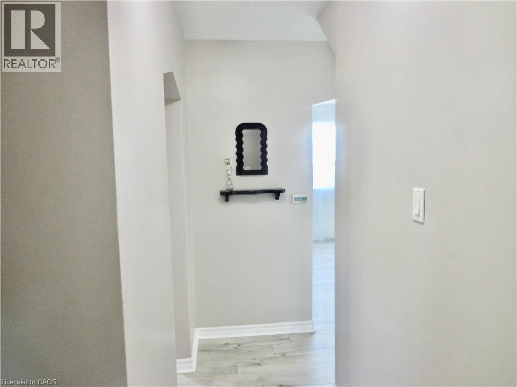 32 Grimsby Avenue, Hamilton, Ontario  L8H 6G3 - Photo 15 - 40768085