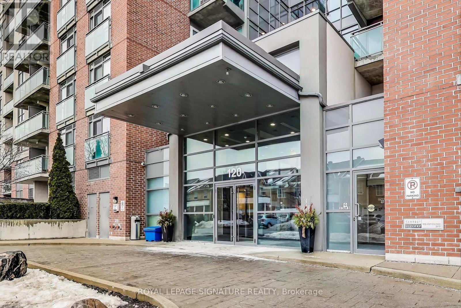 621 - 120 Dallimore Circle, Toronto, Ontario  M3C 4J1 - Photo 2 - C12396427
