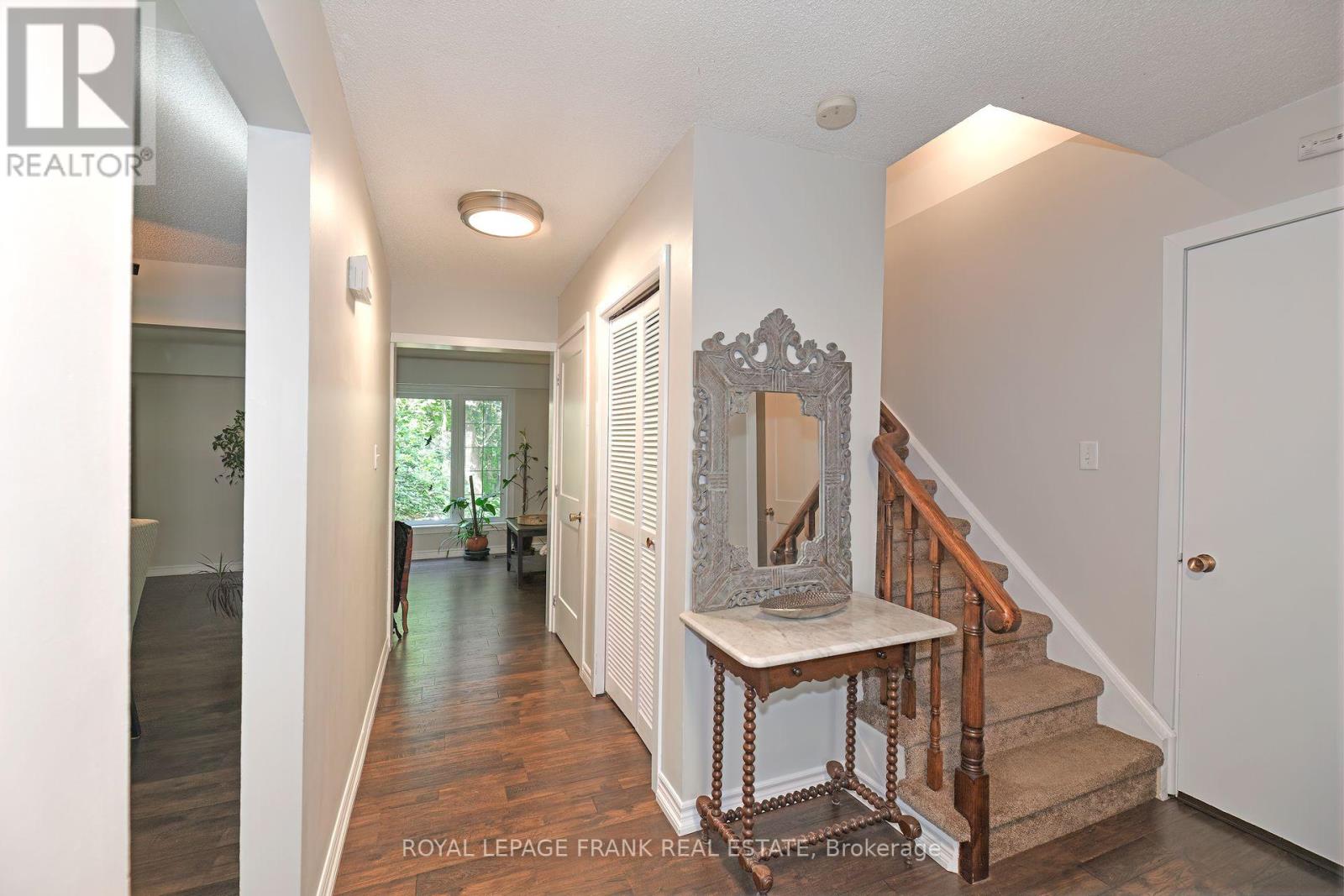 1104 Old Pye Court, Oshawa, Ontario  L1G 7N8 - Photo 4 - E12396665