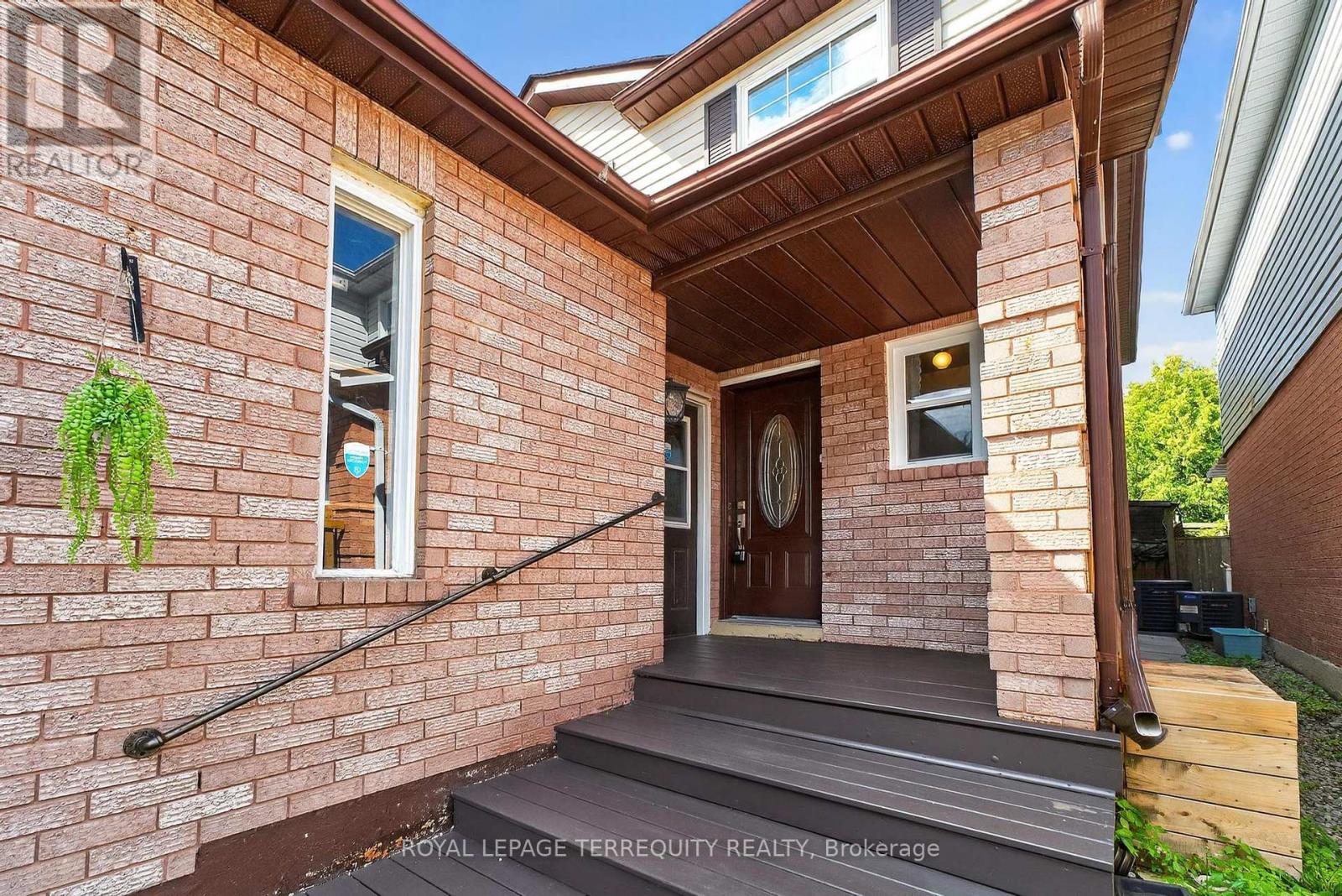 18 Kershaw Street, Clarington, Ontario  L1C 4S4 - Photo 4 - E12396448