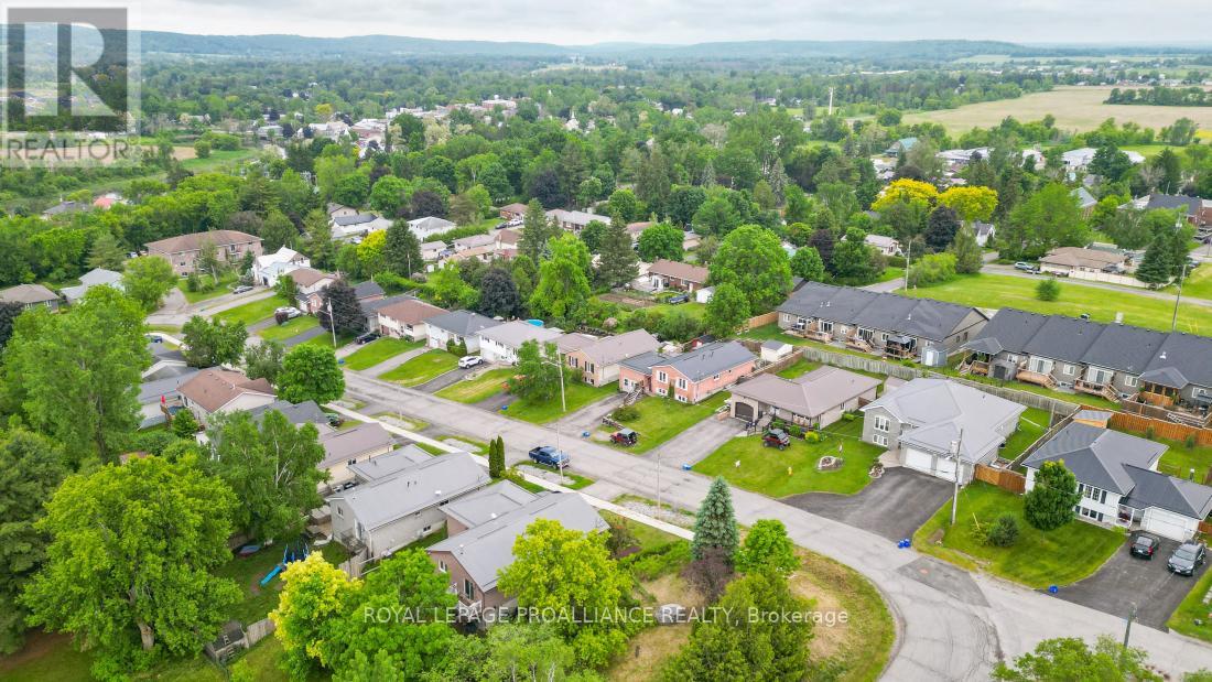 27 Tanner Drive, Stirling-Rawdon, Ontario  K0K 3E0 - Photo 12 - X12396534