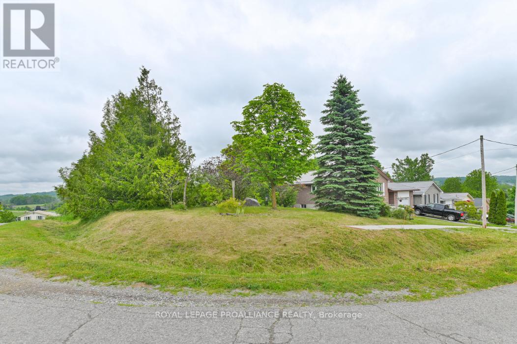 27 Tanner Drive, Stirling-Rawdon, Ontario  K0K 3E0 - Photo 2 - X12396534