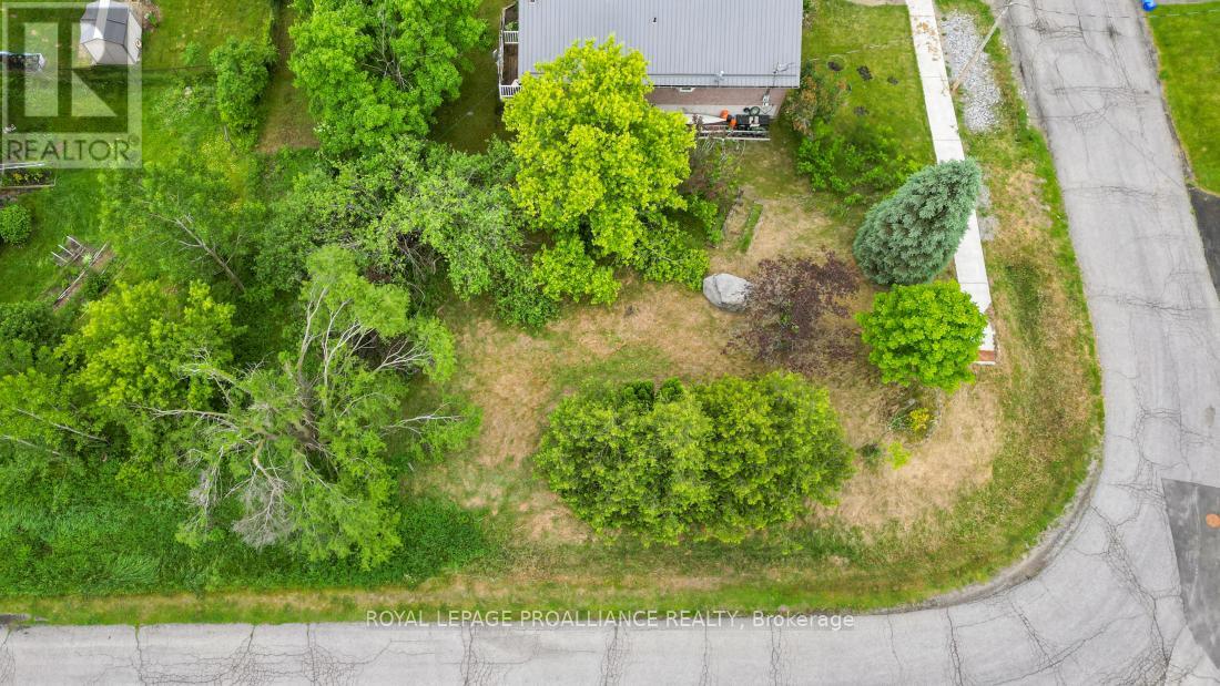 27 Tanner Drive, Stirling-Rawdon, Ontario  K0K 3E0 - Photo 9 - X12396534