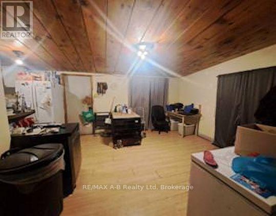 19 Coleman Street, Huron East, Ontario  N0K 1W0 - Photo 13 - X12343915