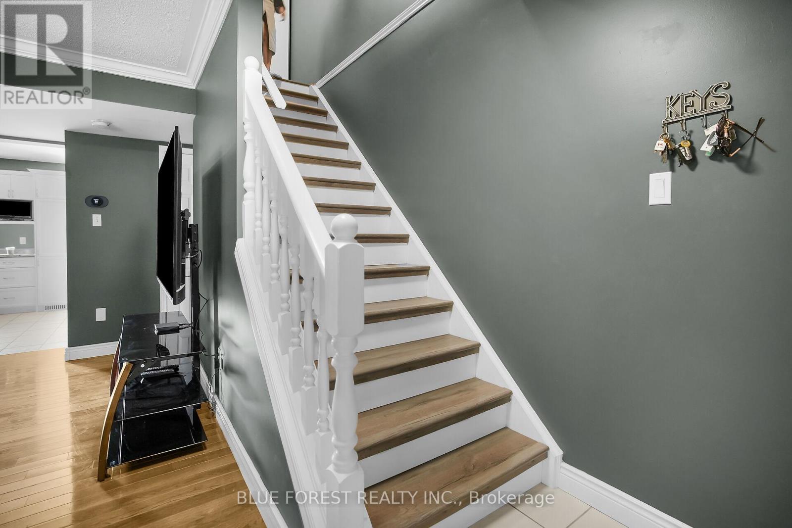 14 Daybreak Drive, London East, Ontario  N5V 4V7 - Photo 13 - X12396577
