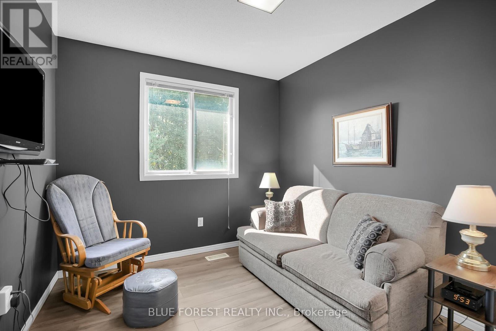 14 Daybreak Drive, London East, Ontario  N5V 4V7 - Photo 19 - X12396577