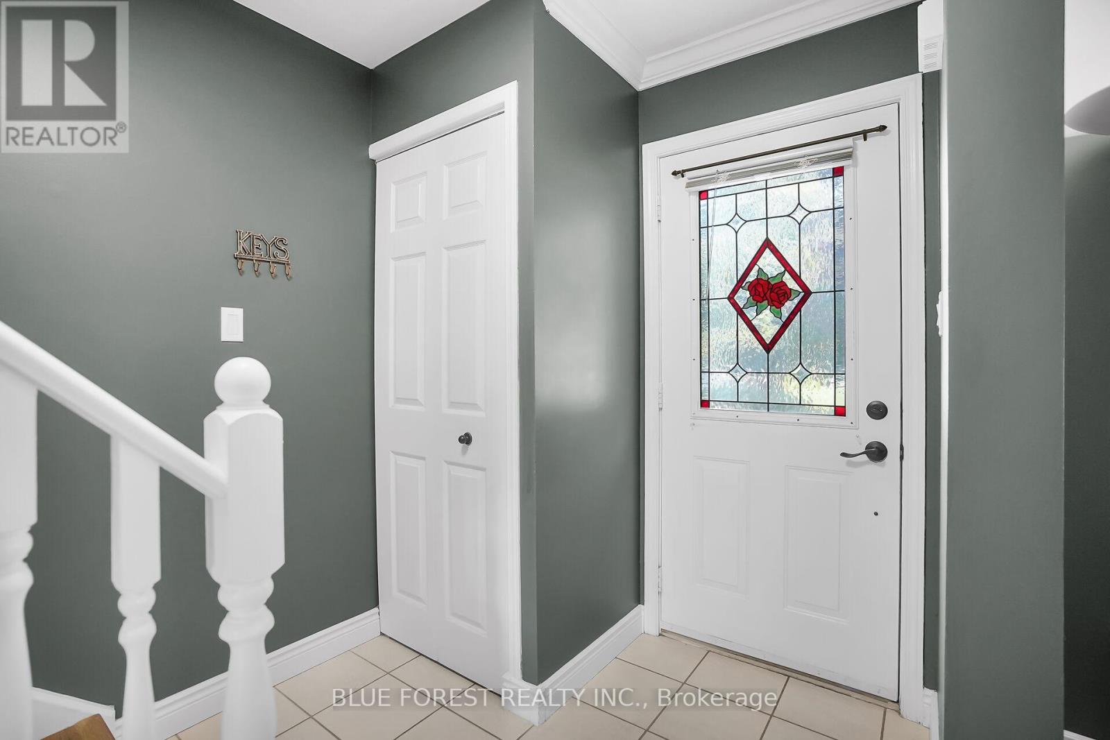 14 Daybreak Drive, London East, Ontario  N5V 4V7 - Photo 5 - X12396577