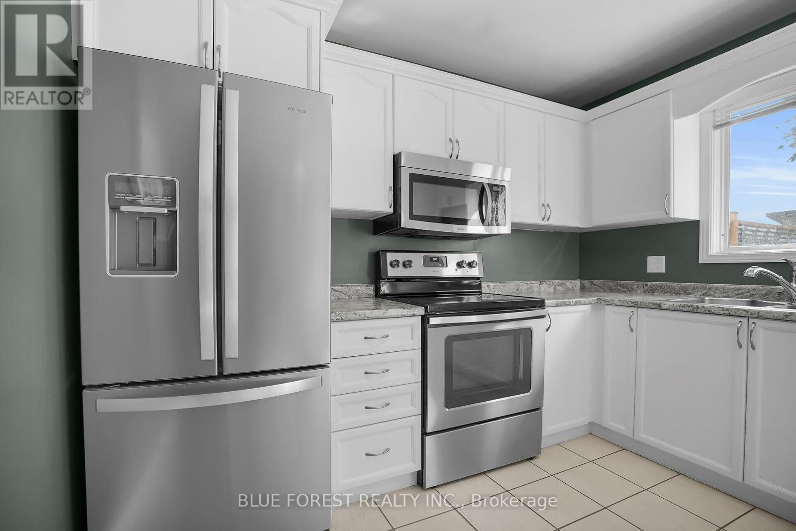 14 Daybreak Drive, London East, Ontario  N5V 4V7 - Photo 9 - X12396577