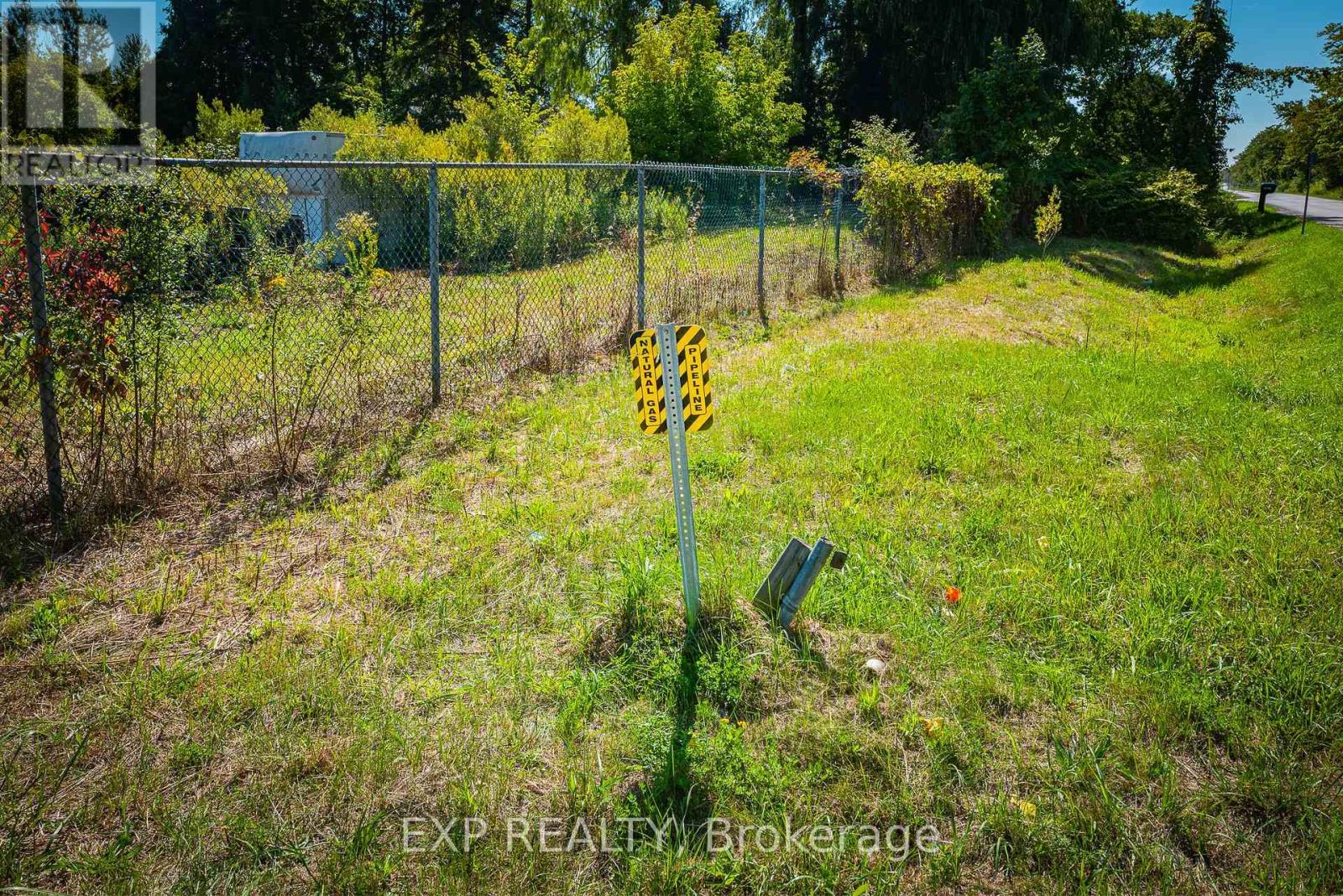26839 Civic Centre Road, Georgina, Ontario  L4P 3E9 - Photo 13 - N12396371
