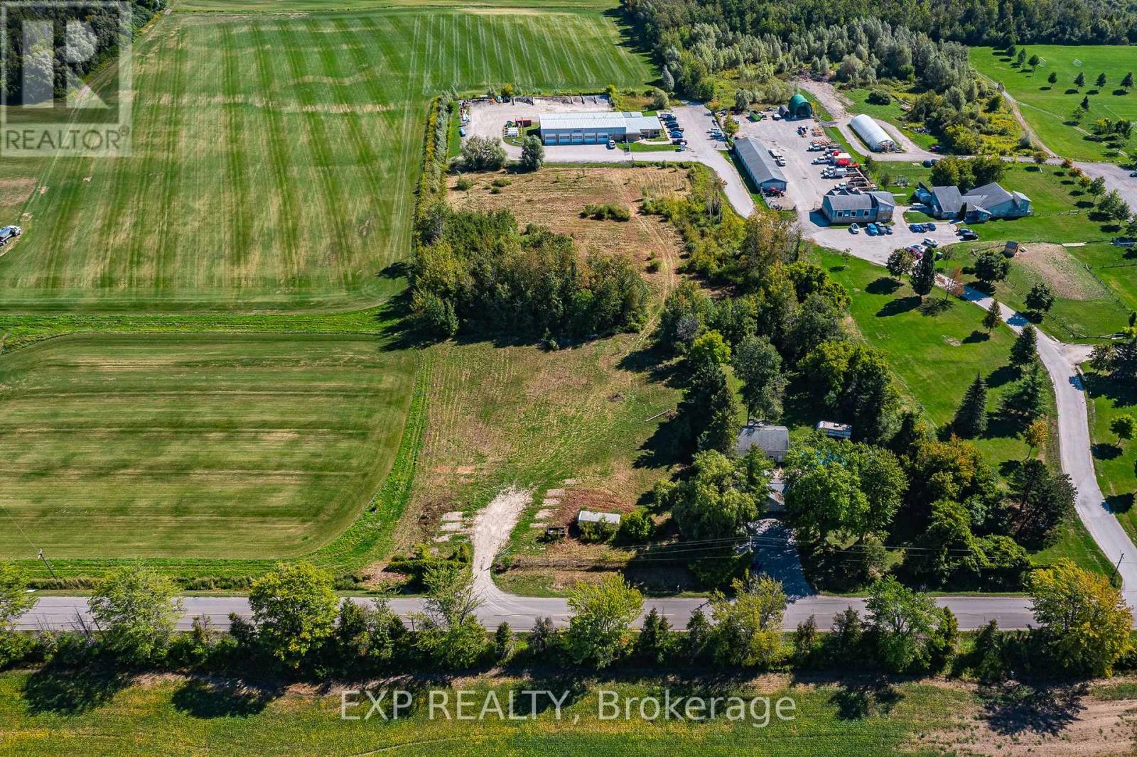 26839 Civic Centre Road, Georgina, Ontario  L4P 3E9 - Photo 3 - N12396371