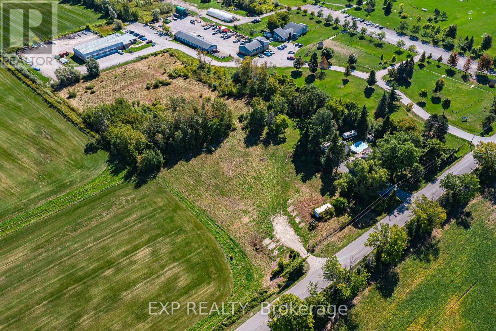 26839 Civic Centre Road, Georgina, Ontario  L4P 3E9 - Photo 4 - N12396371