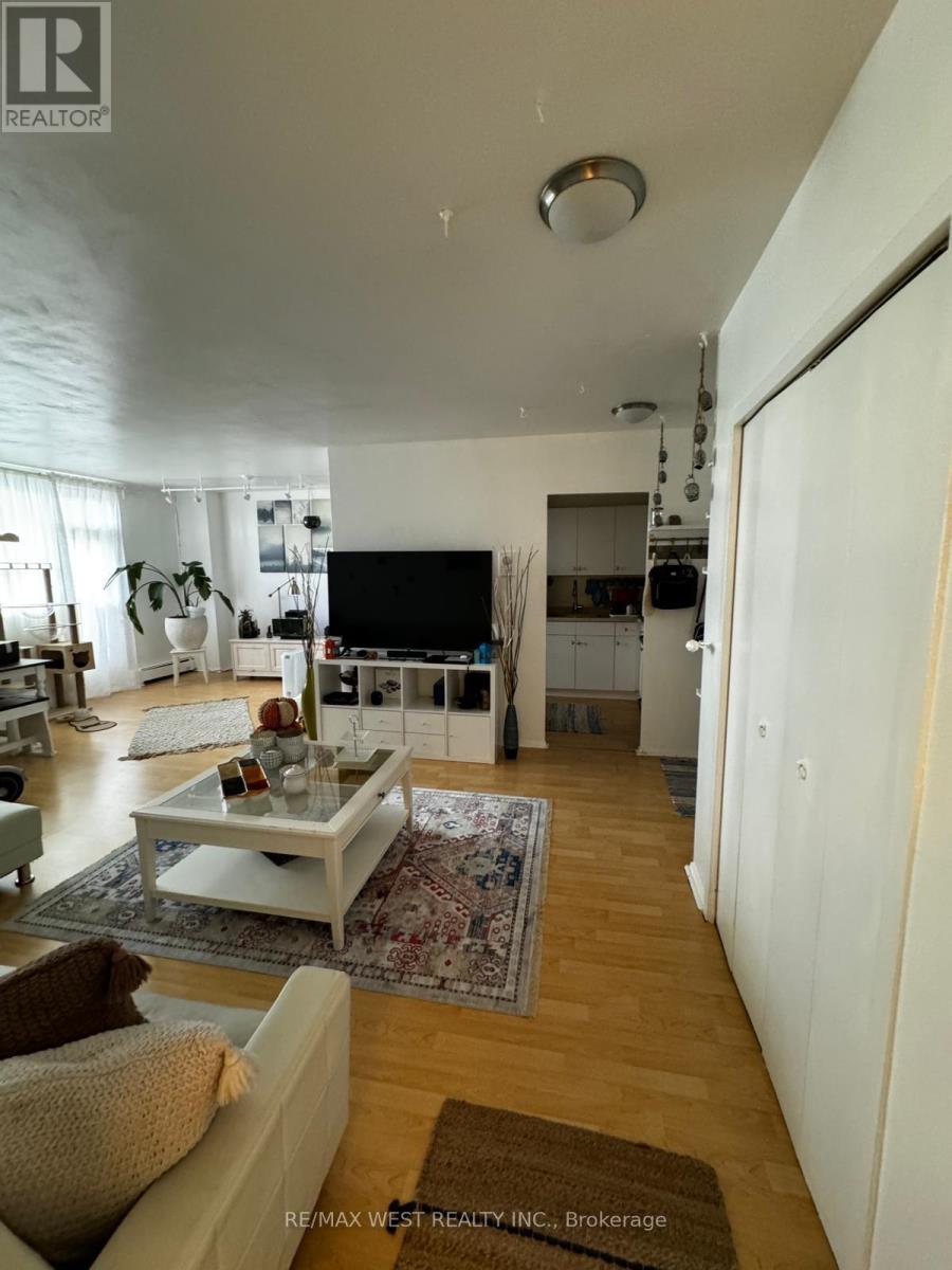 507 - 67 Richmond Street, Richmond Hill, Ontario  L4C 3Y3 - Photo 5 - N12396402