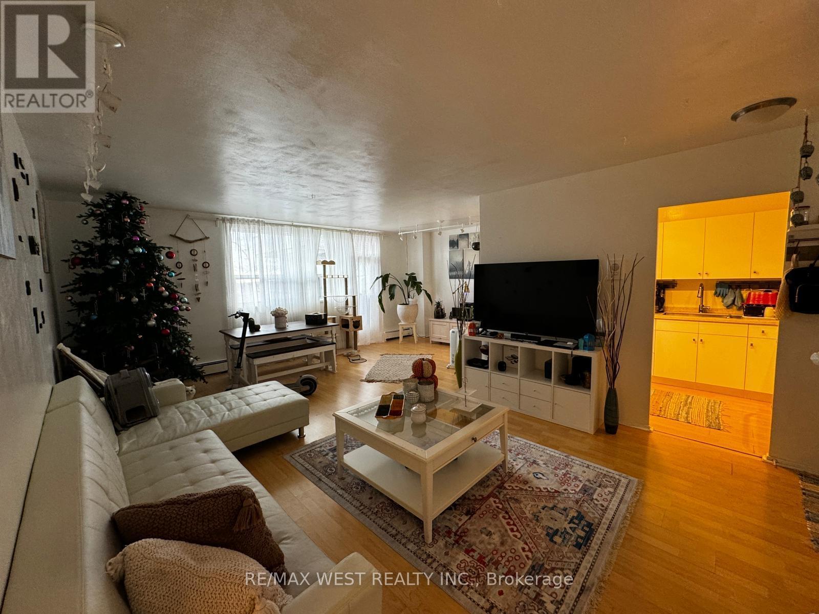 507 - 67 Richmond Street, Richmond Hill, Ontario  L4C 3Y3 - Photo 7 - N12396402