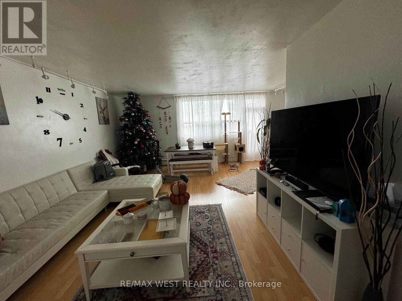 507 - 67 Richmond Street, Richmond Hill, Ontario  L4C 3Y3 - Photo 8 - N12396402