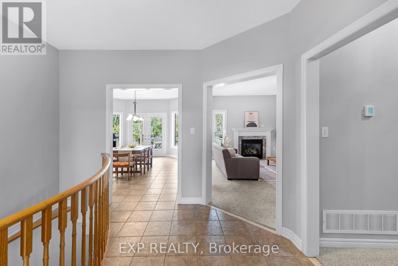 56 Manor Ridge Trail, East Gwillimbury, Ontario  L0G 1M0 - Photo 10 - N12396404