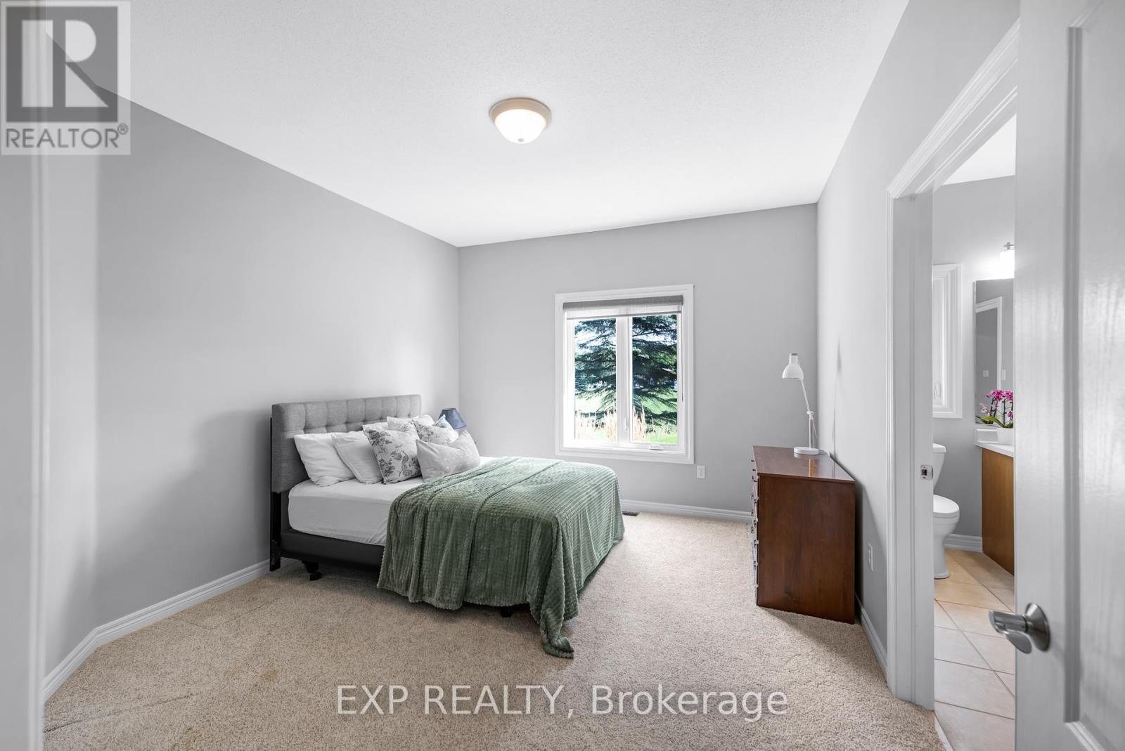56 Manor Ridge Trail, East Gwillimbury, Ontario  L0G 1M0 - Photo 28 - N12396404