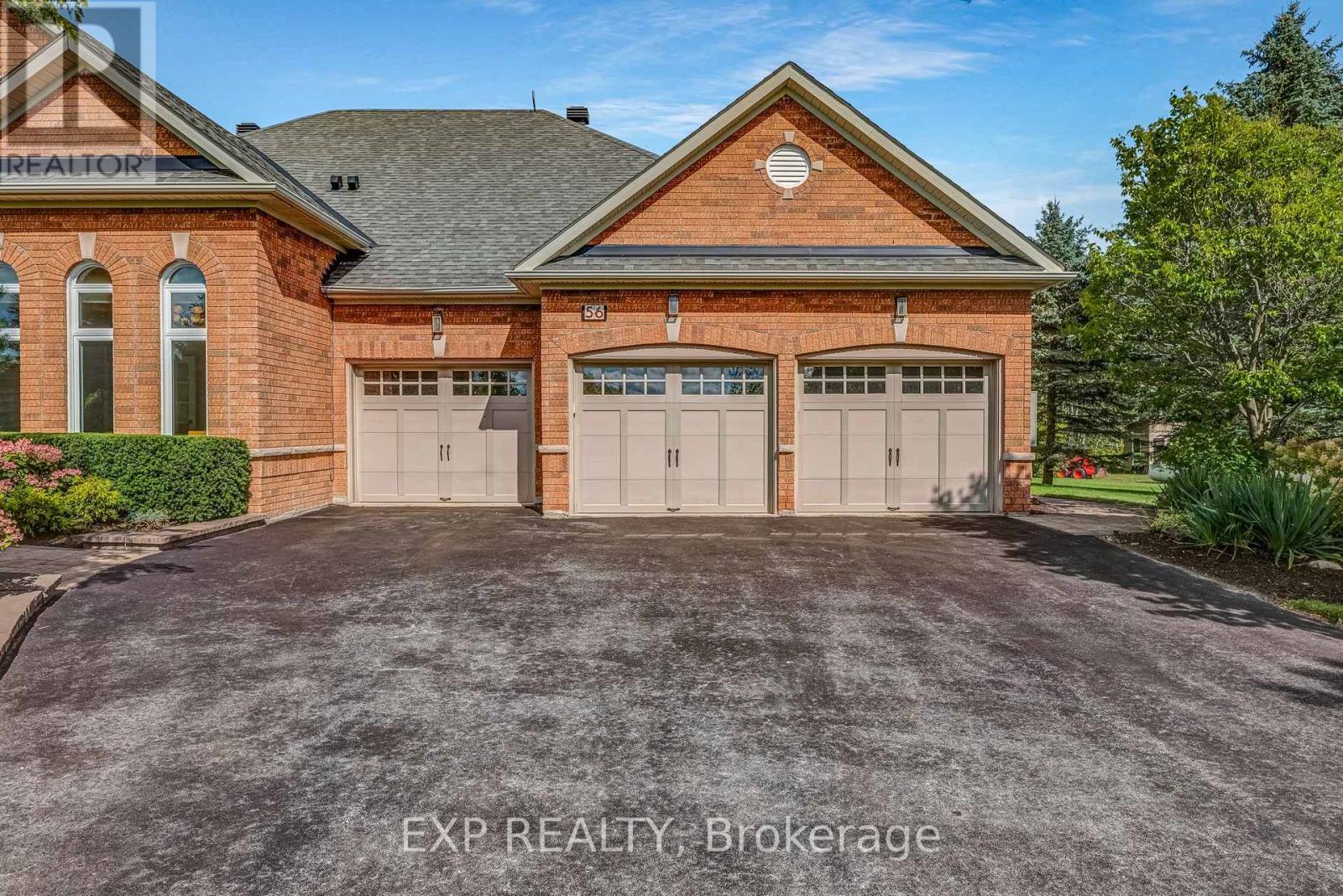 56 Manor Ridge Trail, East Gwillimbury, Ontario  L0G 1M0 - Photo 3 - N12396404