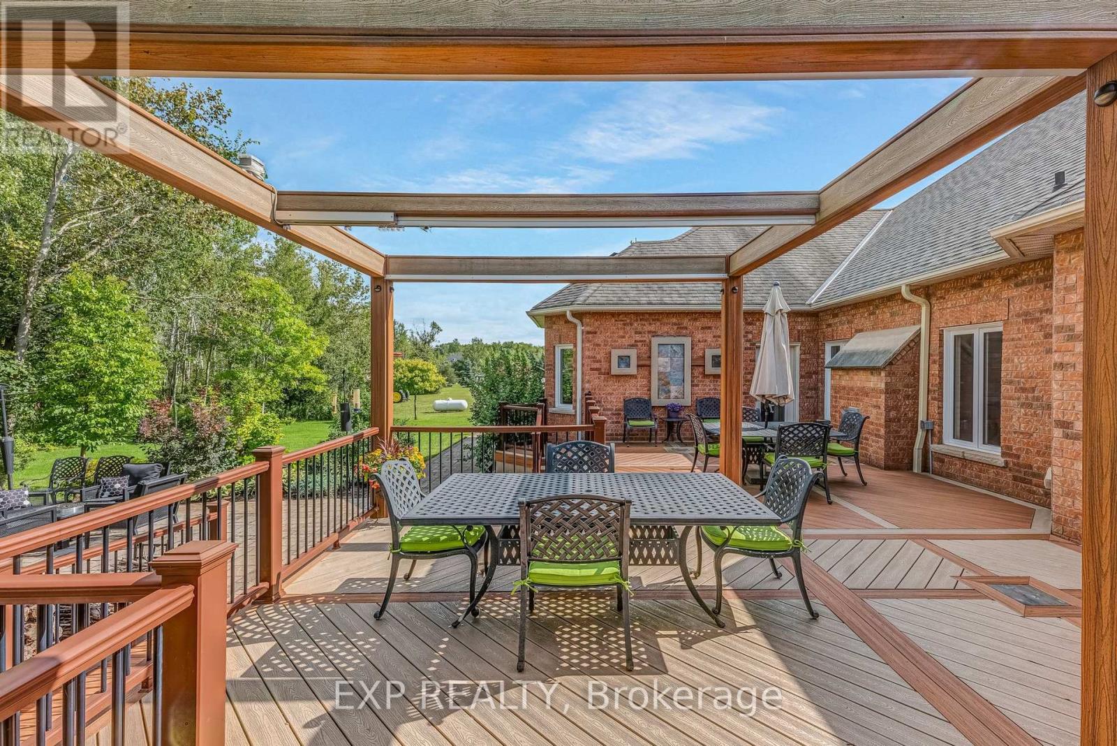 56 Manor Ridge Trail, East Gwillimbury, Ontario  L0G 1M0 - Photo 45 - N12396404