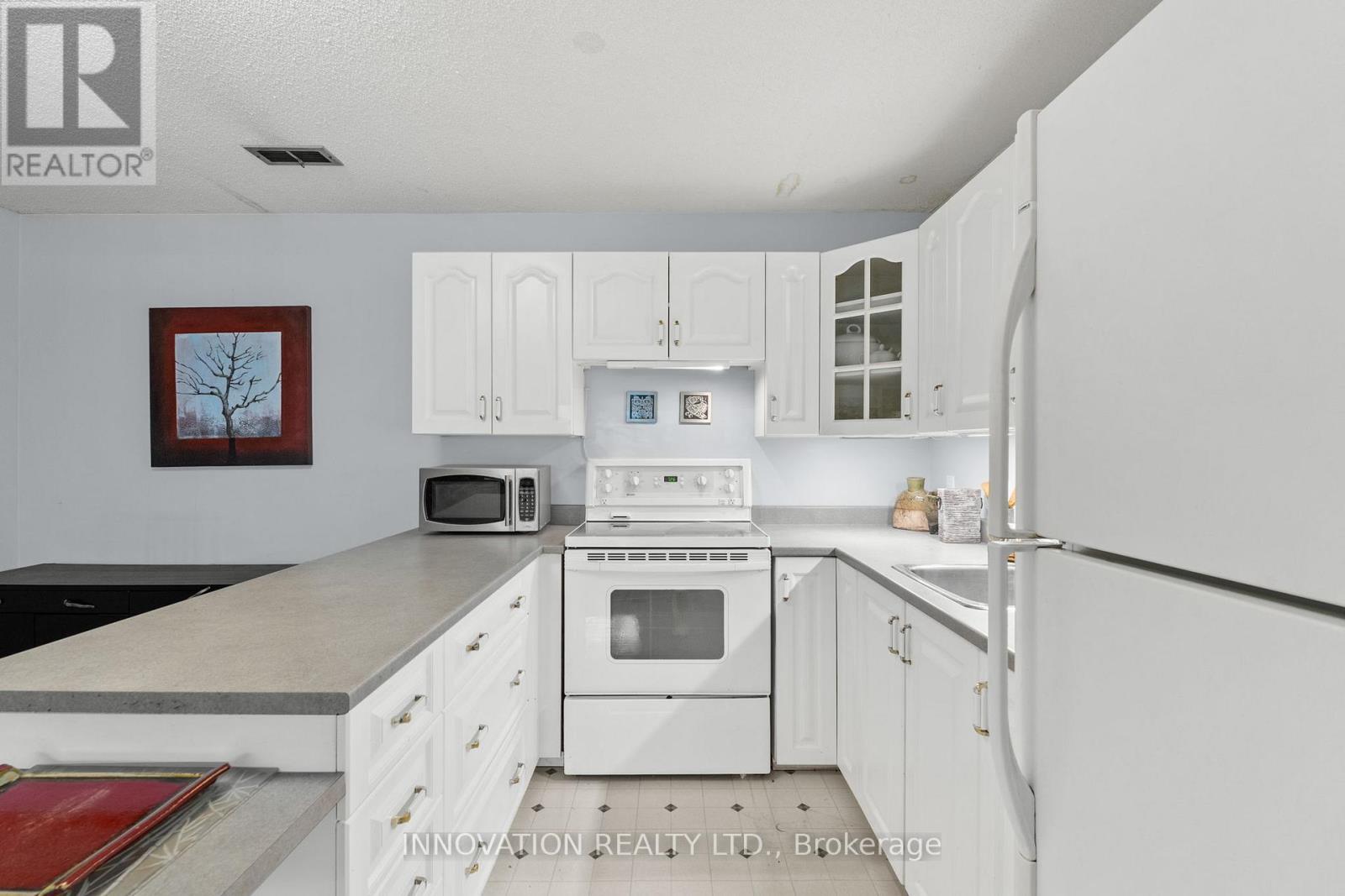 2931 Ahearn Avenue, Ottawa, Ontario K2B 7A2 - Photo 24 - X12396466