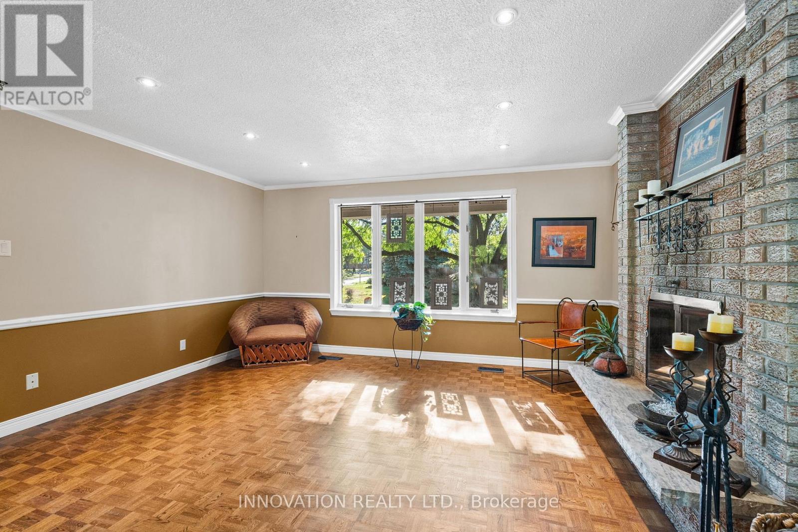 2931 Ahearn Avenue, Ottawa, Ontario K2B 7A2 - Photo 4 - X12396466