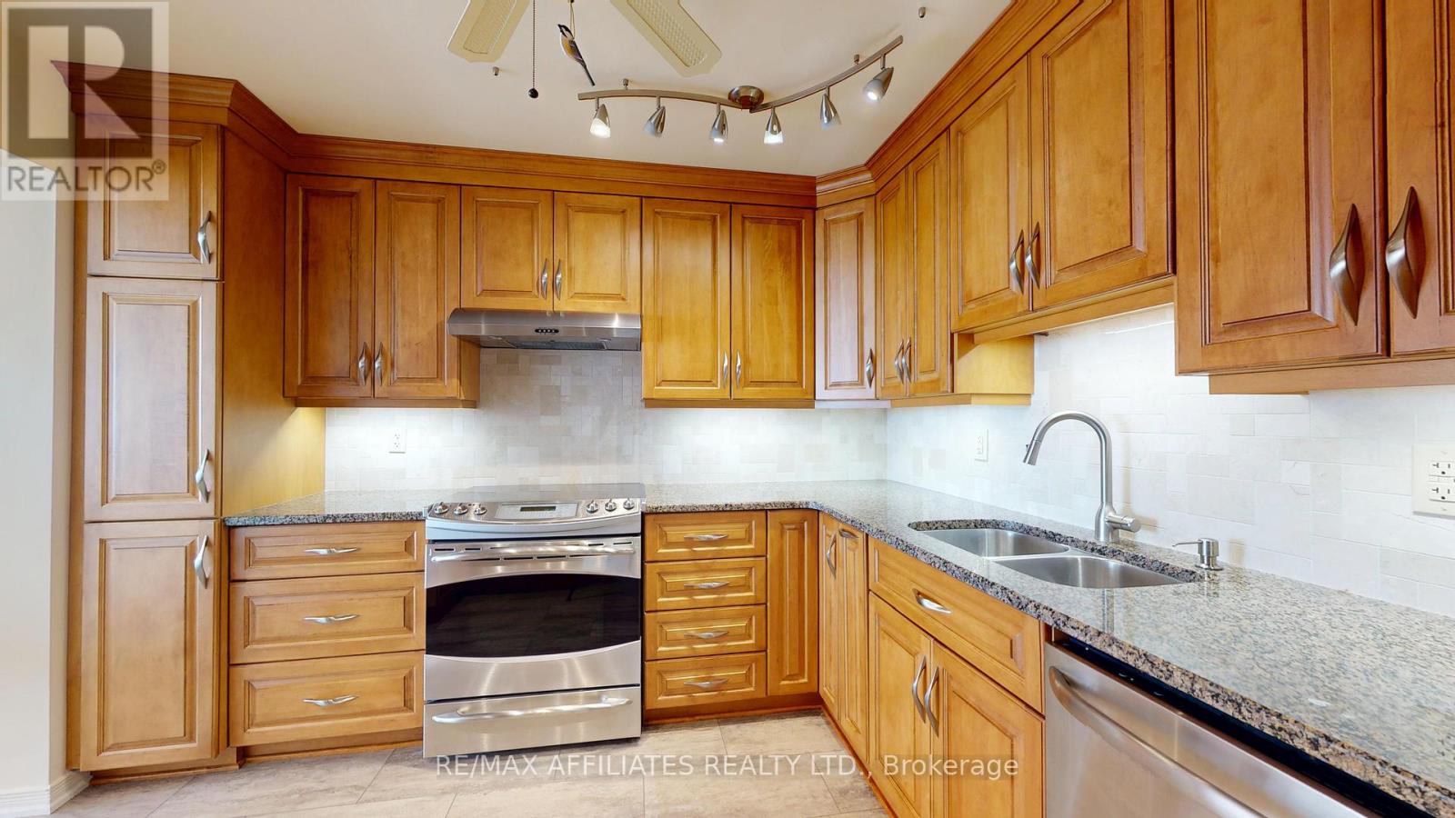 802 - 55 Water Street E, Brockville, Ontario  K6V 1A3 - Photo 7 - X12396530