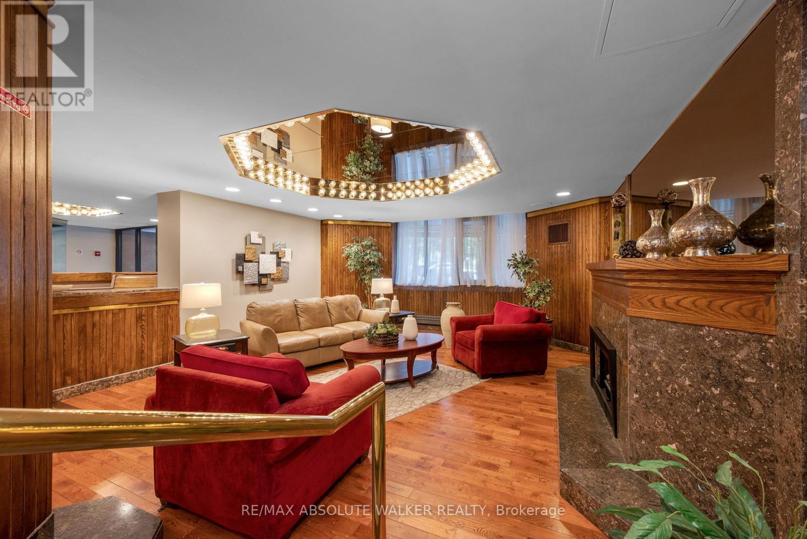 414 - 2871 Richmond Road, Ottawa, Ontario  K2B 8M5 - Photo 2 - X12396643