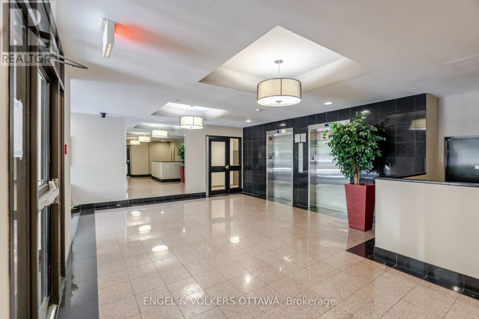 401 - 110 Forward Avenue, Ottawa, Ontario  K1Y 4S9 - Photo 3 - X12396648