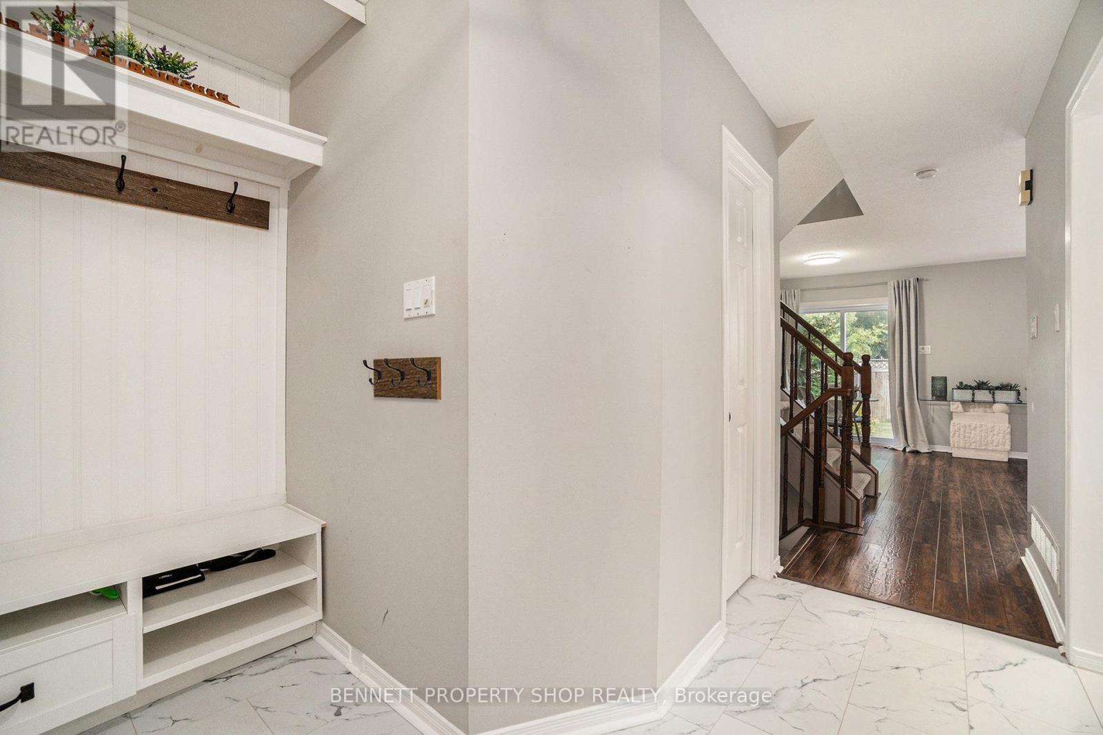 43 Roblyn Way, Ottawa, Ontario  K2G 5Z5 - Photo 2 - X12396656
