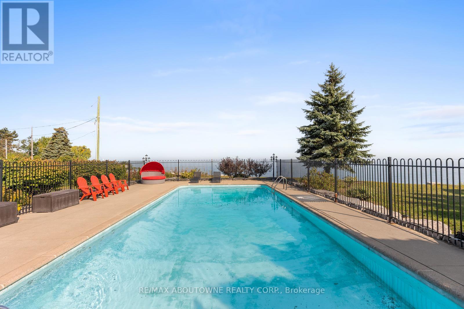 1073 North Service Road, Hamilton, Ontario  L8E 5E1 - Photo 38 - X12389605