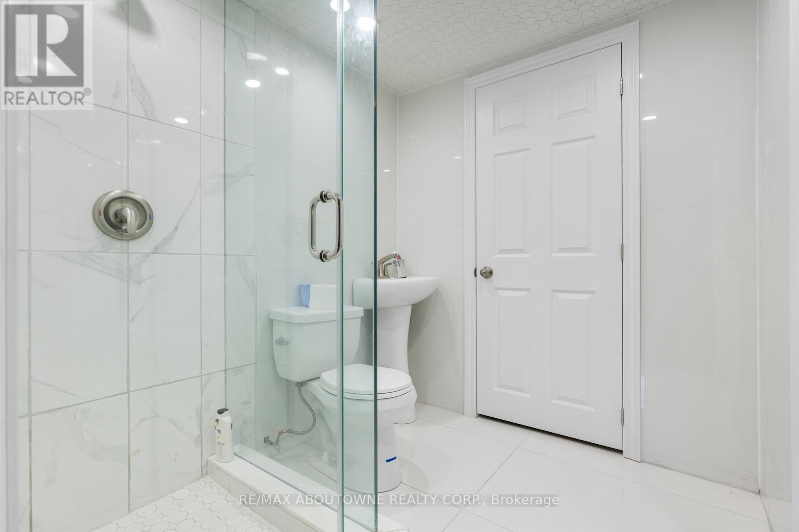 1073 North Service Road, Hamilton, Ontario  L8E 5E1 - Photo 31 - X12389605